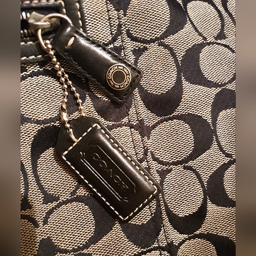 Coach Bag - Picture 3 of 9